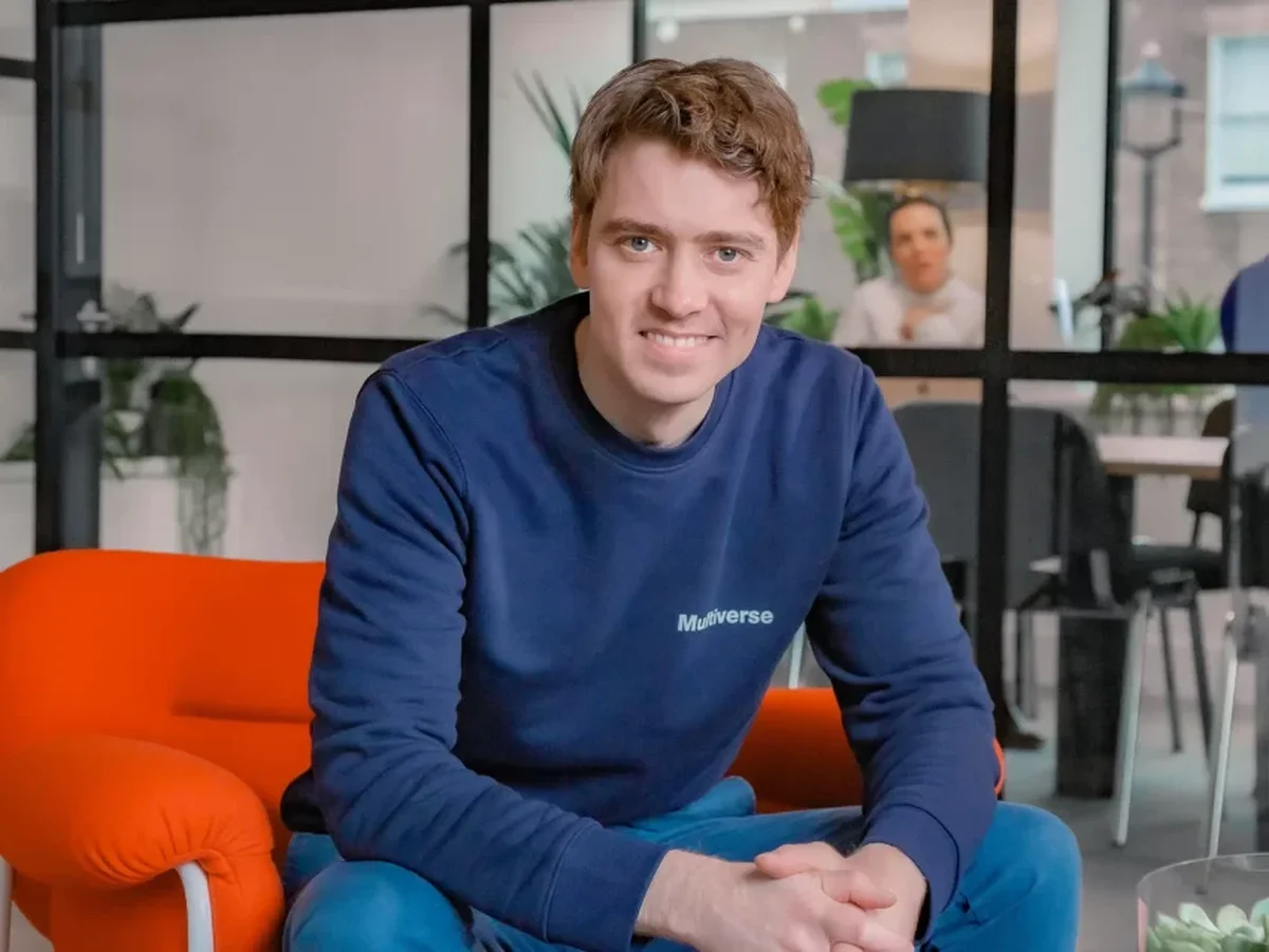Predarea inteligenței artificiale este la fel de importantă ca matematica și engleza, susține start-up-ul lui Euan Blair