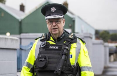 Poliția din Irlanda de Nord încearcă să calmeze ofițerii după o scurgere uriașă de date