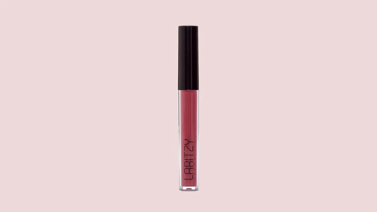 LARITZY Cosmetics Lip Gloss în Curve – Recenzie