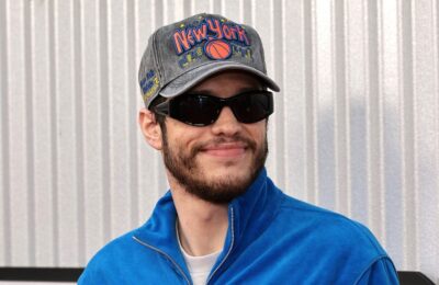 Vibe-ul ciudat nu e vorba de extratereștri, Pete Davidson este din nou singur