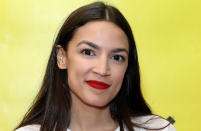 Alexandria Ocasio-Cortez crede că meriți o protecție solară mai bună – Vezi video