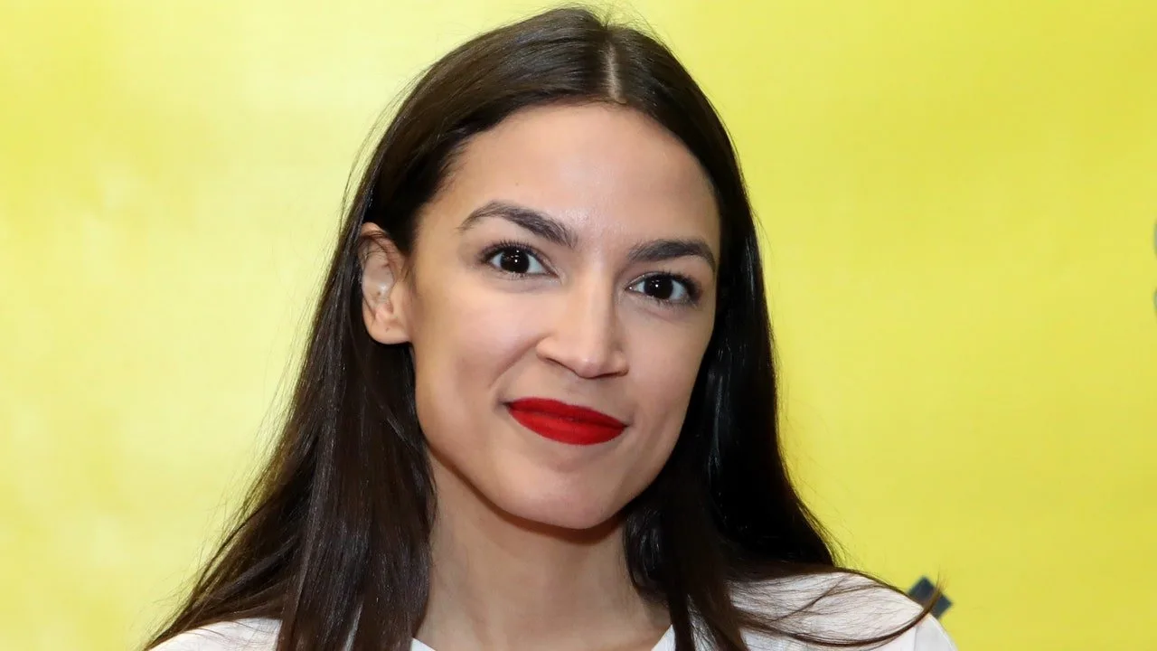 Alexandria Ocasio-Cortez crede că meriți o protecție solară mai bună – Vezi video
