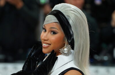 Nu poți să-mi spui că părul natural al lui Cardi B nu este mai lung decât o chitanță CVS – Vezi poze