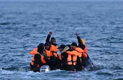Angajatorii și proprietarii de locuințe din Marea Britanie se confruntă cu o creștere semnificativă a amenzilor pentru „migranții ilegali