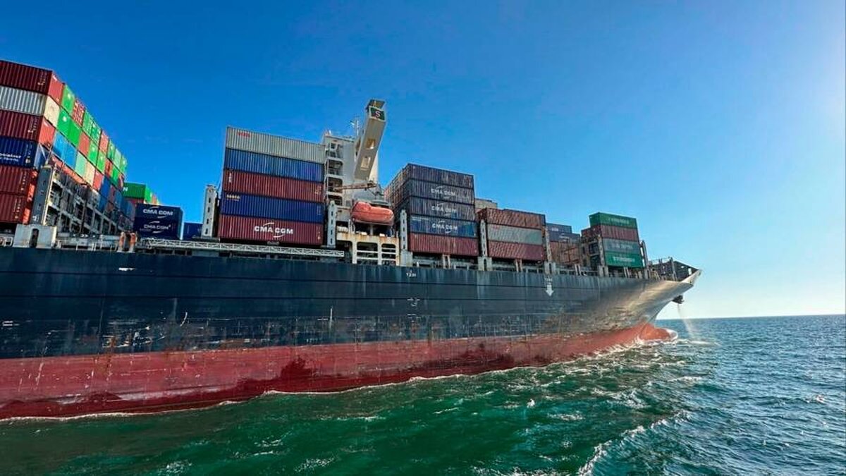 Ucraina sfidează amenințarea Rusiei cu un atac naval, în timp ce o navă de containere părăsește Odesa