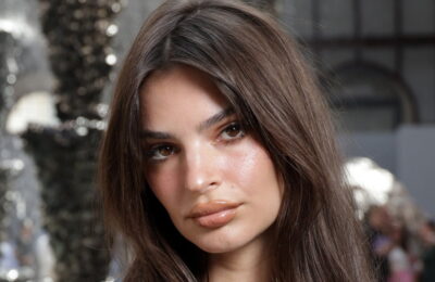 Nu am mai văzut niciodată o manichiură ca „unghiile de șarpe” ale lui Emily Ratajkowski – Vezi poze