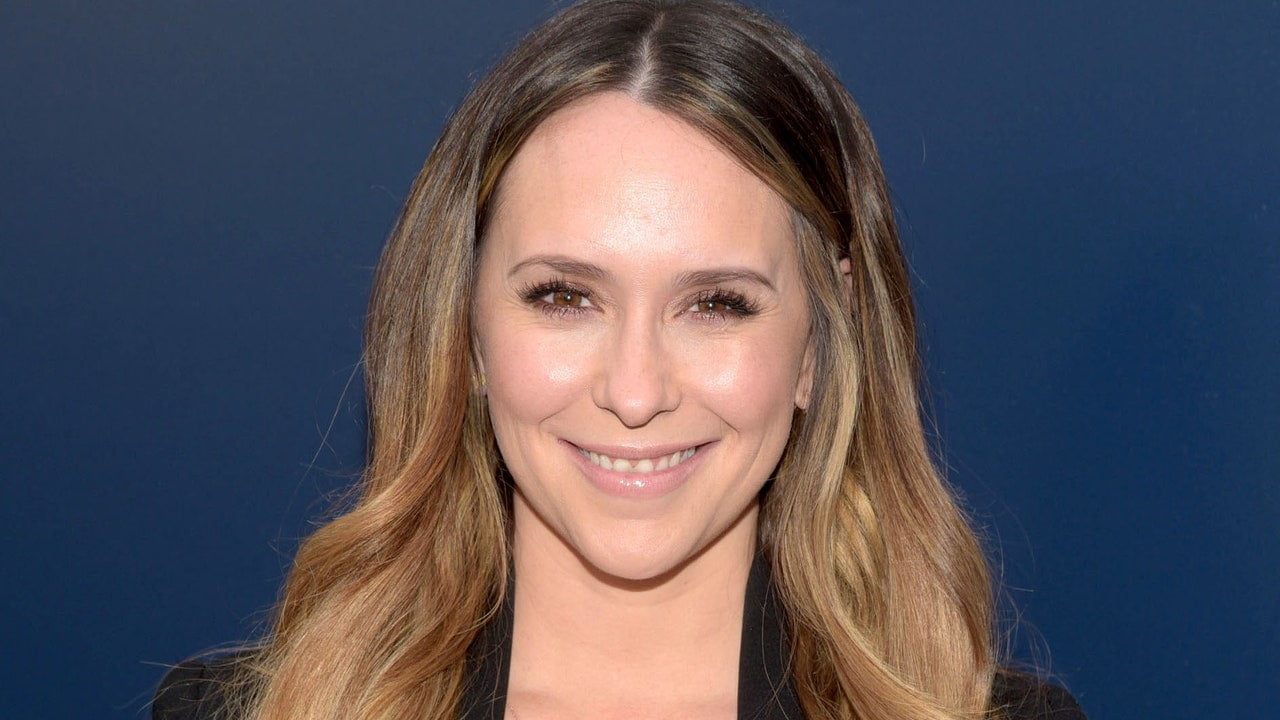 Epoca blondă a lui Jennifer Love Hewitt s-a încheiat crunt (la propriu) – Vezi poze