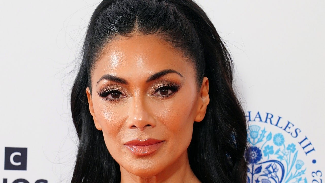 Niciodată nu ai mai văzut-o pe Nicole Scherzinger cu părul scurt și ciufulit ca acesta – Vezi fotografiile