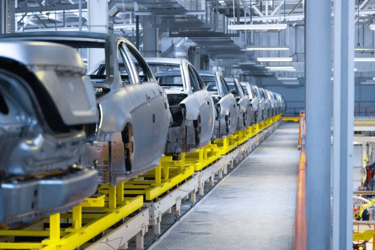 Constructorii auto britanici pun piciorul în prag cu peste 526.000 de mașini noi produse până acum în 2023
