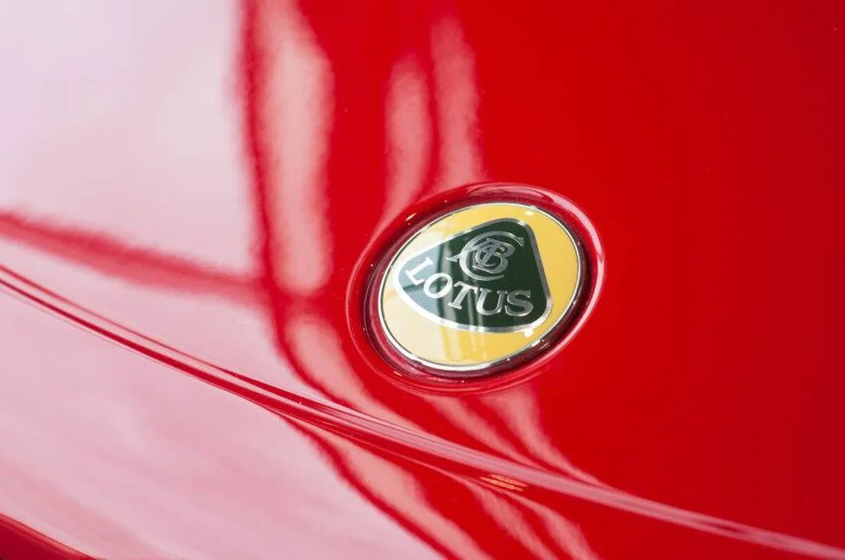 Lotus accelerează cu un record de 2.200 de mașini sport produse în prima jumătate a anului 2023
