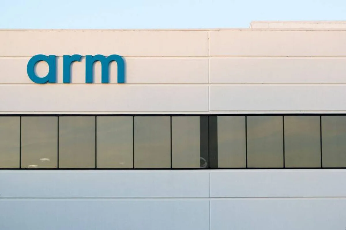 Amazon este în discuții pentru a deveni investitor principal în compania britanică Arm, creatoare de microcipuri