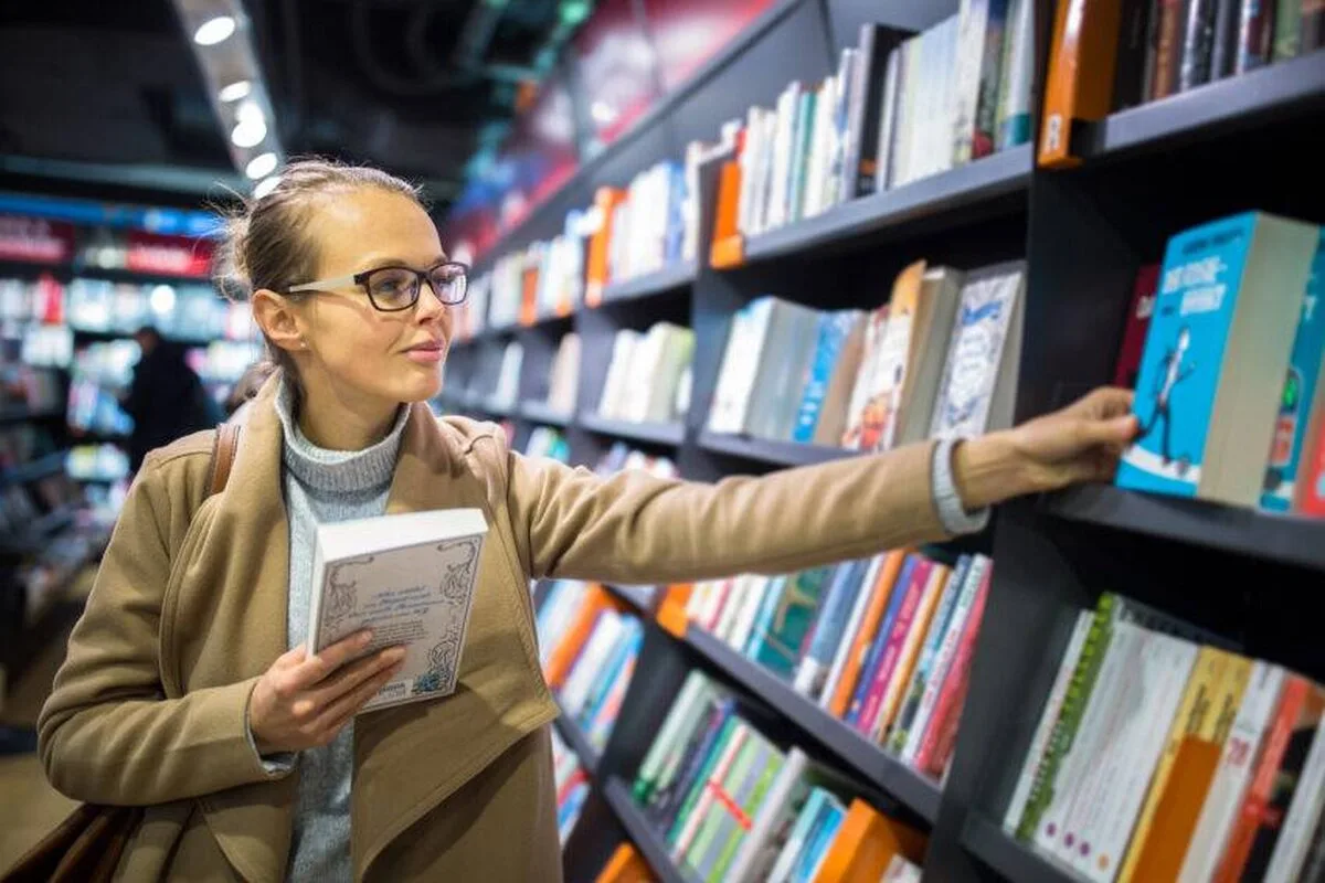Bookshop.org atinge un profit de 3 milioane de lire sterline pentru librăriile independente, în timp ce promite să crească vânzările online ale librăriilor independente de 5 ori în 5 ani