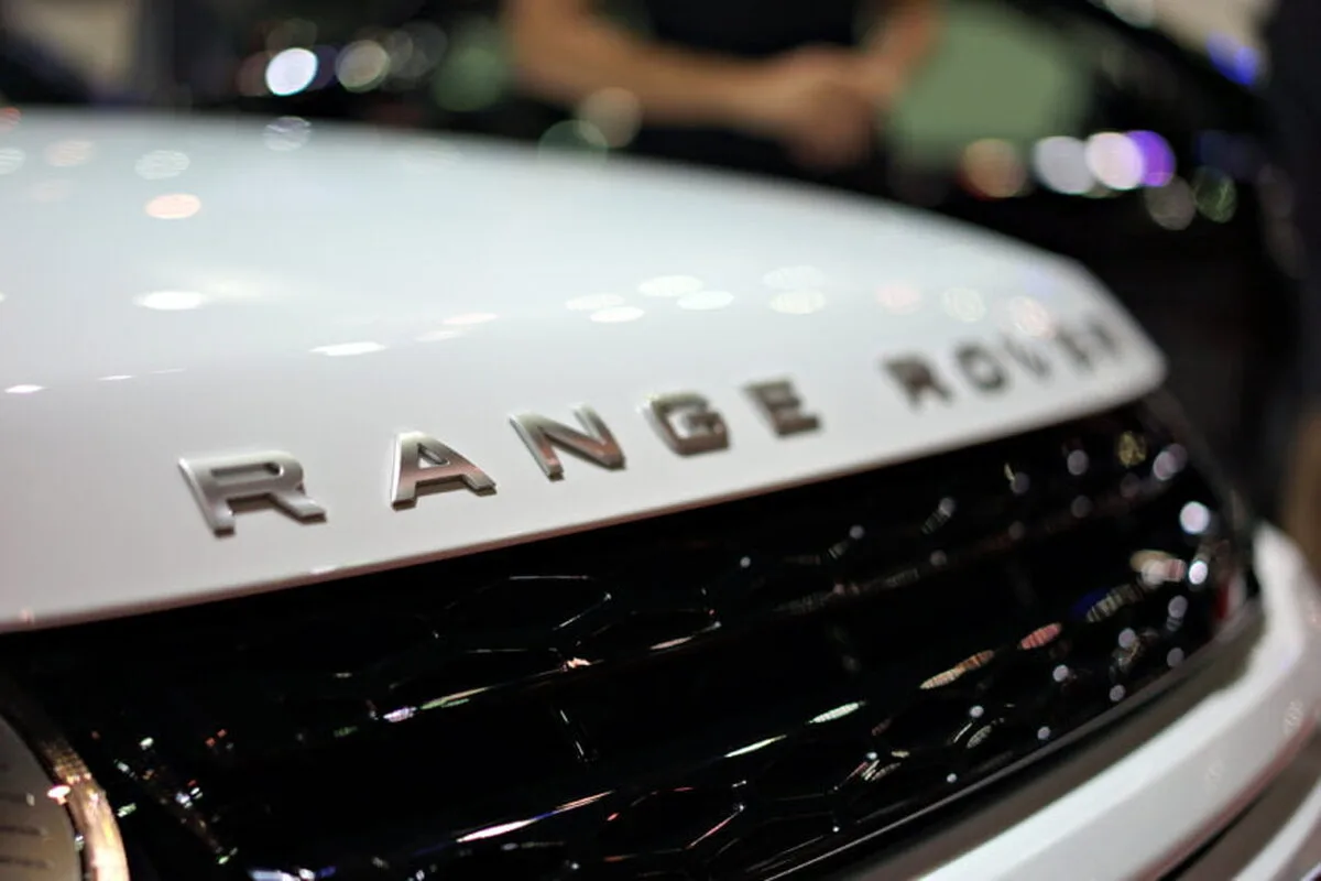 Jaguar Land Rover creează 300 de noi locuri de muncă în West Midlands