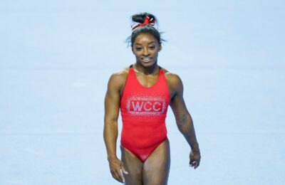 Simone Biles și-a făcut un nou tatuaj cu un fluture pe care toată lumea l-a ratat cu desăvârșire – Vezi foto