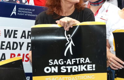 Buclele naturale ale lui Susan Sarandon înfloresc la pichet – Vezi foto