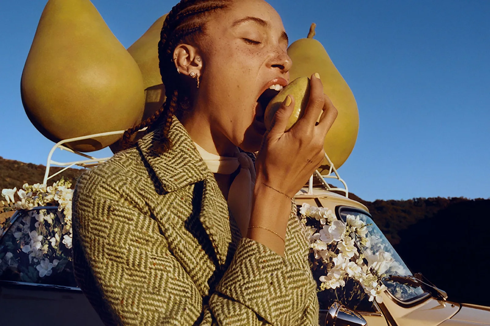 Adwoa Aboah despre Gurls Talk Dialogues și despre partea nepotrivită a parfumurilor