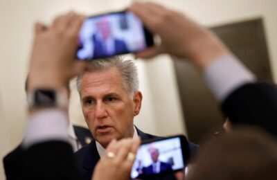 Agonia rafinată de a fi Kevin McCarthy