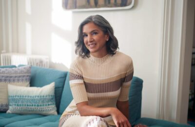 Radhika Jones despre virtuțile inteligenței umane