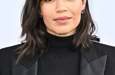 Cum îndrăznește America Ferrera să-mi fure coafura semnătură din 2008 – Vezi poze