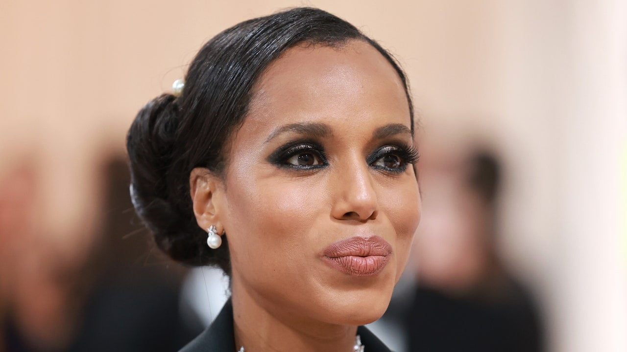 Practic îmi pot vedea reflexia în unghiile cromate aurii ale lui Kerry Washington – Vezi poze