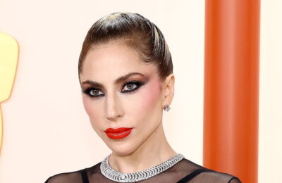 Firește, Lady Gaga și-a început rezidența în Vegas cu o coafură desprinsă din anii ’40 – Vezi poze