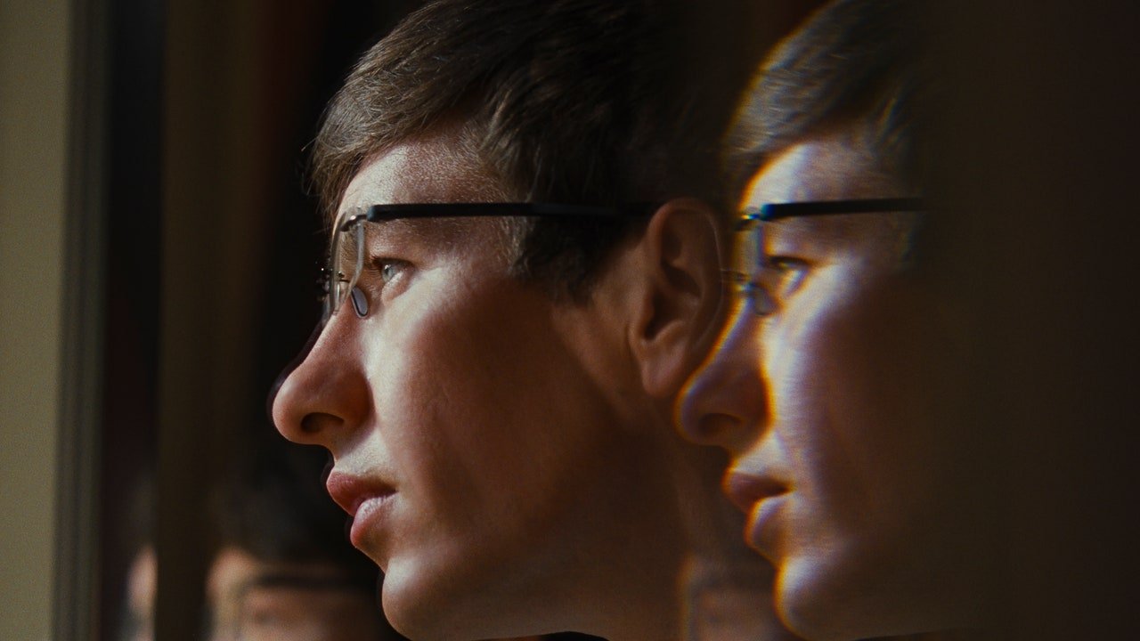 Saltburn este stilat și intrigant, cu Barry Keoghan la comandă deplină