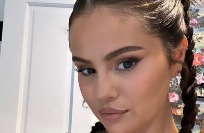 Selena Gomez a dus codițele împletite la noi înălțimi…la propriu – Vezi poze