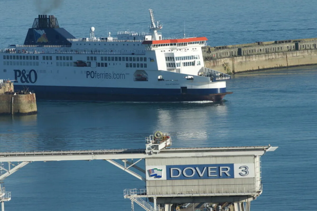 Portul Dover va recupera terenul de pe mare pentru a preveni cozile la intrarea în vigoare a sistemului UE de control biometric la frontiere