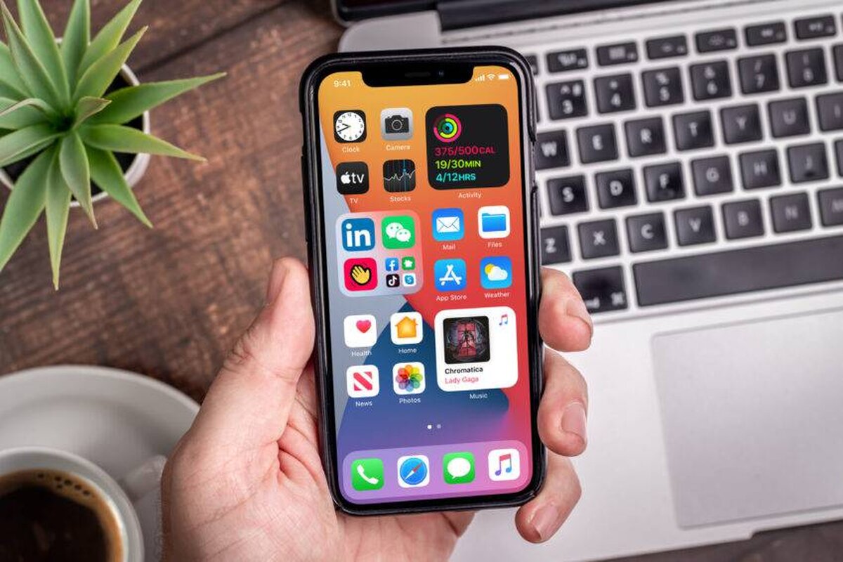 Franța cere Apple să oprească vânzările iPhone 12 din cauza nivelului de radiații