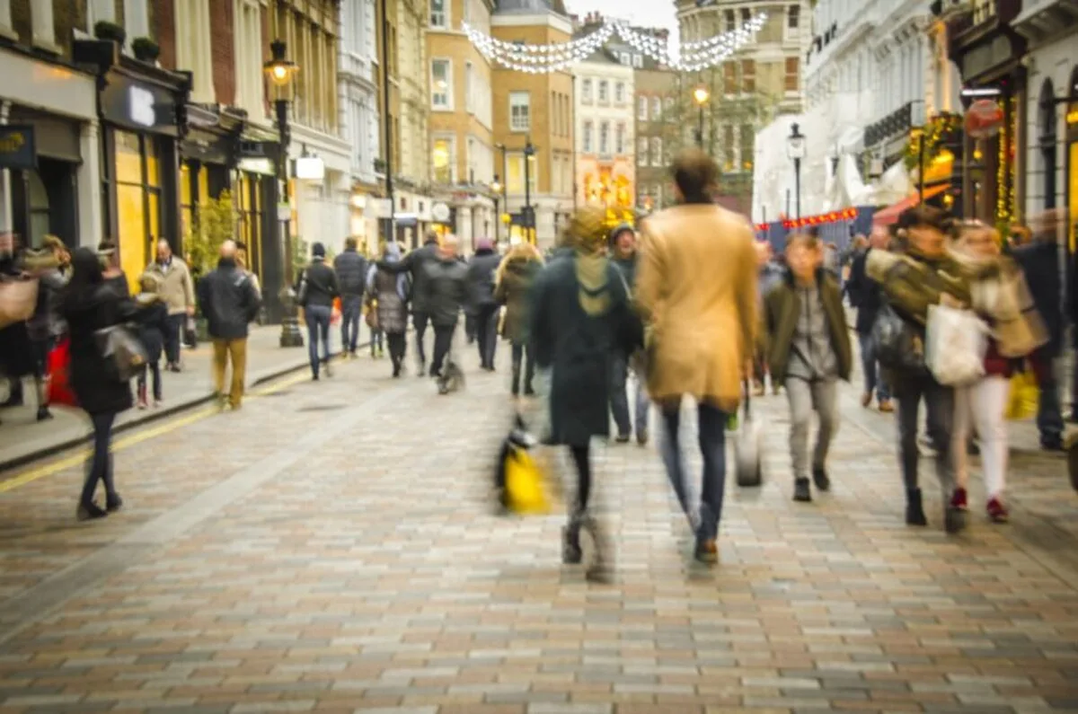 Economia britanică se contractă surprinzător cu 0,5% în iulie