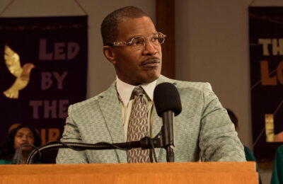 În spatele interpretării geniale și sălbatice a lui Jamie Foxx în „The Burial” de pe Amazon