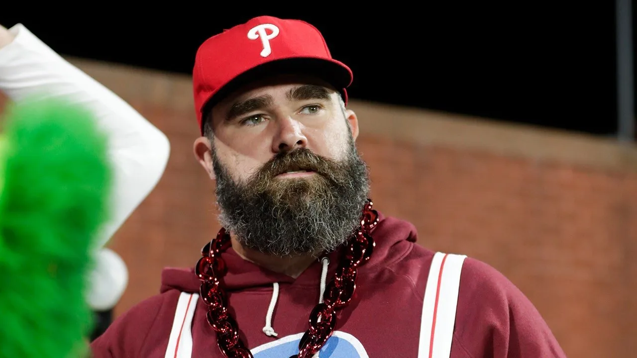 Jason Kelce este un pic nervos pentru Travis Kelce și Taylor Swift