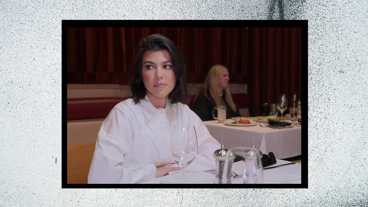 Oare le va opri cineva pe Kourtney și Kim Kardashian să facă un grup de discuții de tip „Scorched Earth”?