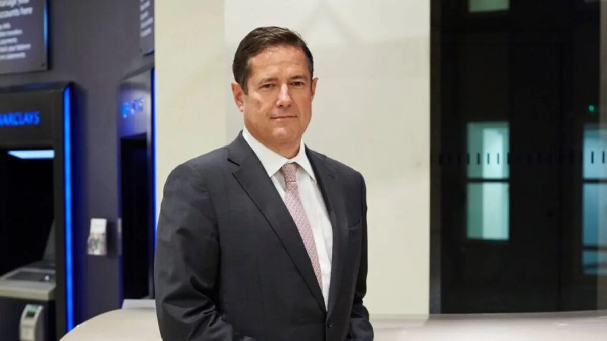 Fostul șef al Barclays, Jes Staley, amendat cu 1,8 milioane de lire sterline în urma scandalului Jeffrey Epstein