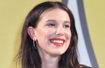 Millie Bobby Brown le-a oferit fanilor o privire foarte apropiată a acneei sale – Vezi poze