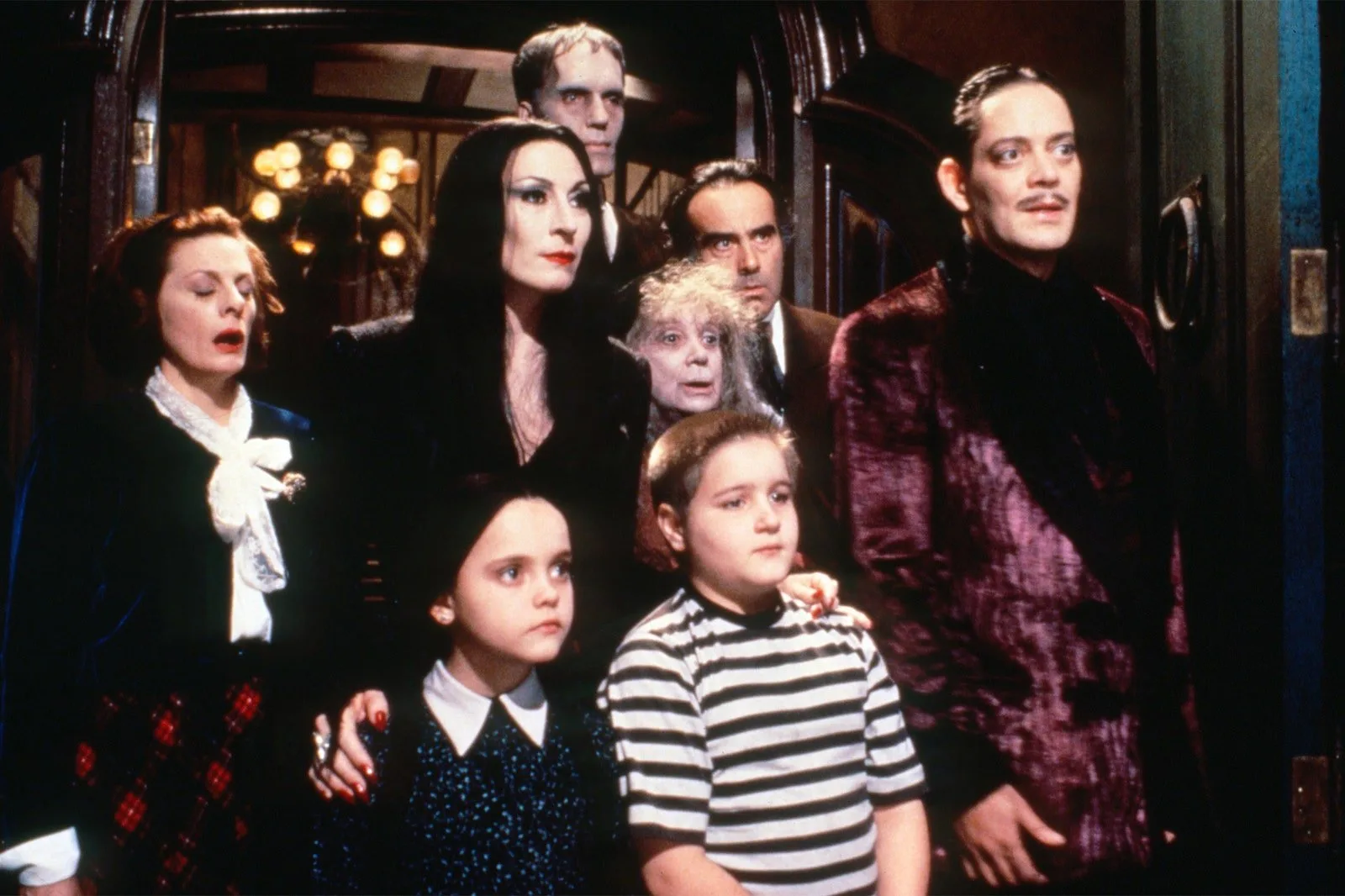 Cele mai bune 14 filme de Halloween care nu sunt înfricoșătoare