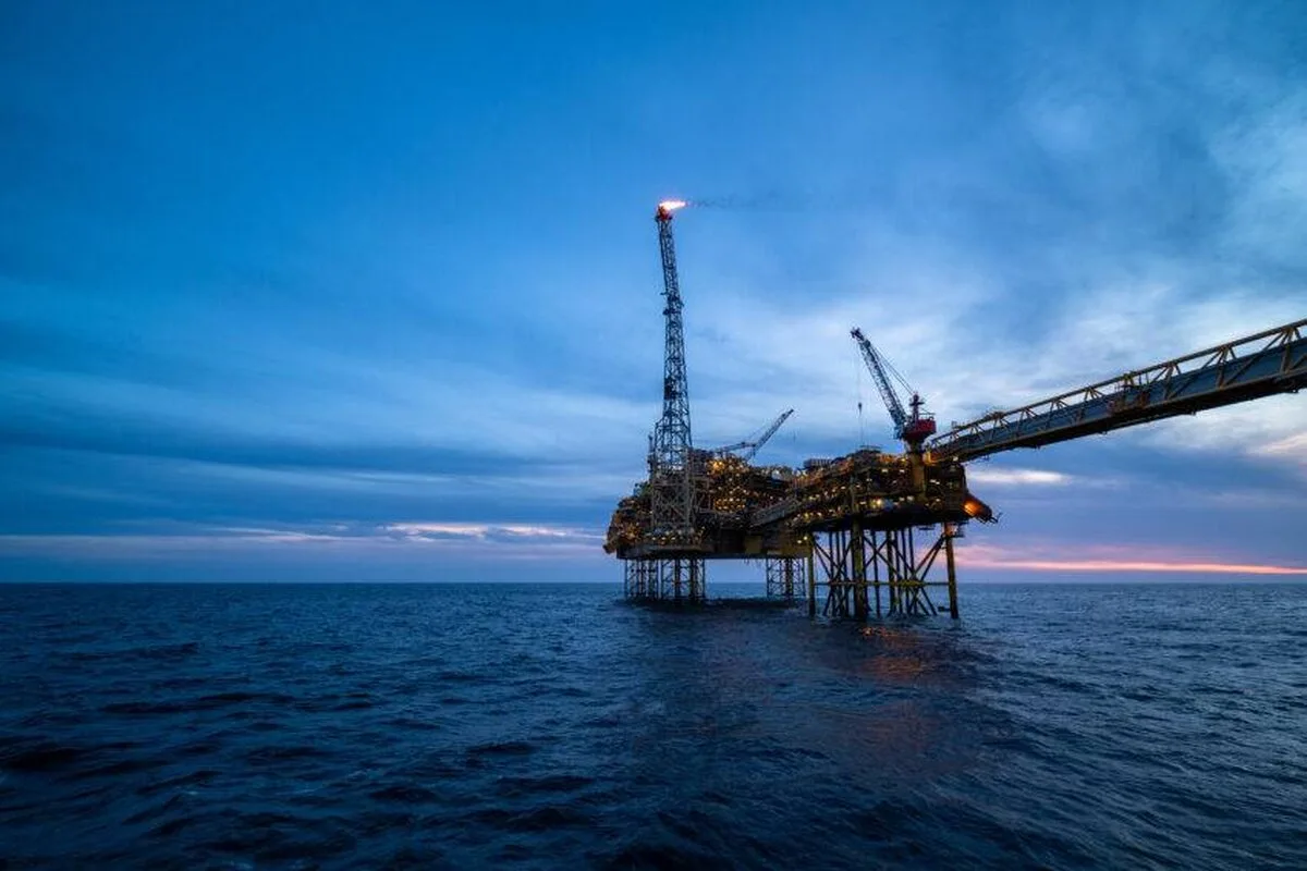 Sectorul britanic al petrolului și gazelor naturale „trebuie să facă mai mult” pentru a îndeplini obiectivul privind emisiile pentru 2030