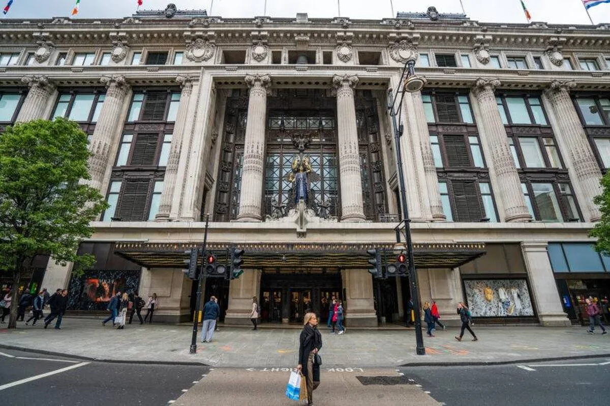 Pierderile Selfridges se reduc pe fondul unor noi apeluri pentru revenirea la cumpărăturile fără TVA