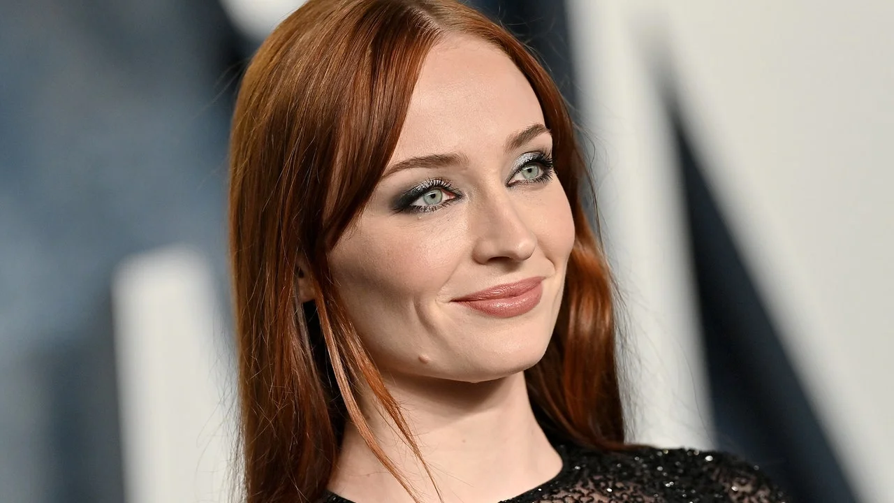 Sophie Turner revine pe Instagram cu puțin ajutor de la Taylor Swift