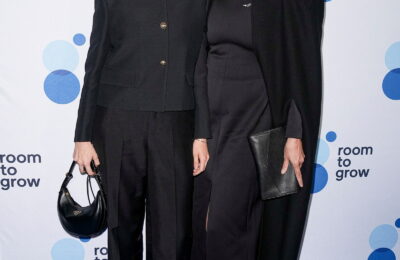 Uma Thurman și Maya Hawke arată ca două gemene cu aceste coafuri asortate – Vezi poze