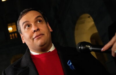 George Santos ar putea fi expulzat din Congres săptămâna aceasta, dar vestea bună este că ar putea avea în continuare permisiunea de a folosi sala de sport, parcările și sala de mese a Camerei Deputaților