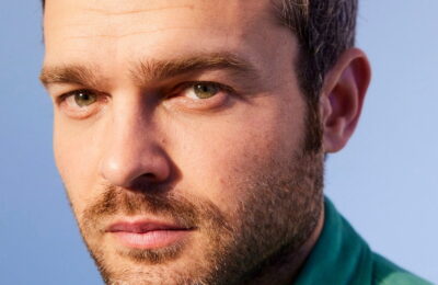 Alden Ehrenreich despre realizarea filmului „Oppenheimer”, viața după „Solo” și revenirea în lumina reflectoarelor