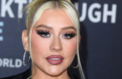 Christina Aguilera ar fi putut să o întreacă pe Cher de Halloween – Vezi video