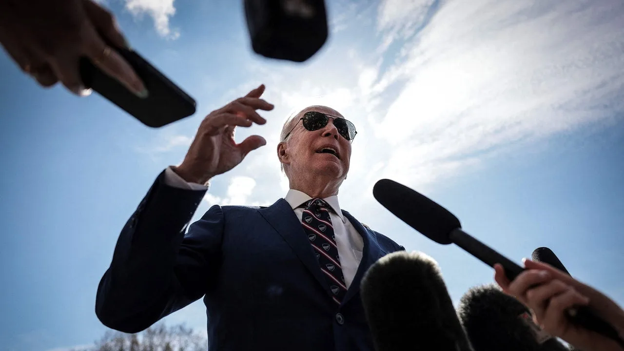 De ce campania lui Joe Biden se îndreaptă spre mass-media