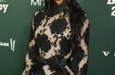 Poți obține exact lacul de unghii pe care îl poartă în prezent Kim Kardashian pentru doar 13 dolari – Vezi poze