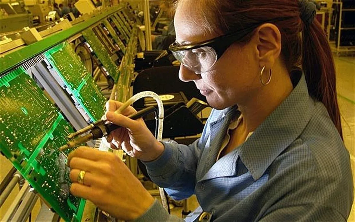 Cele mai mari companii industriale din Marea Britanie beneficiază de o scutire fiscală de 10 milioane de lire sterline pe an