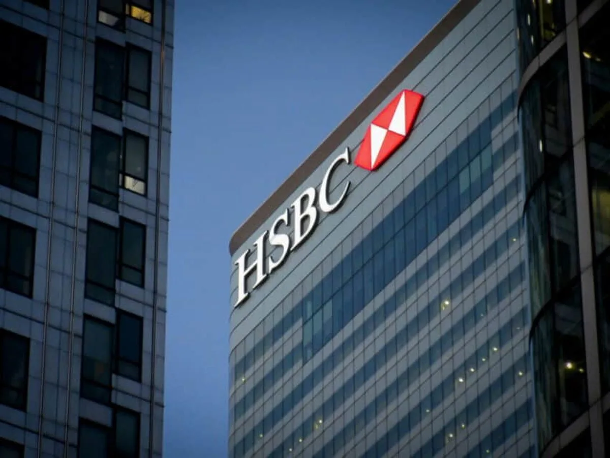 Defecțiunea HSBC lovește clienții și întreprinderile într-una dintre zilele de cumpărături de afaceri ale anului