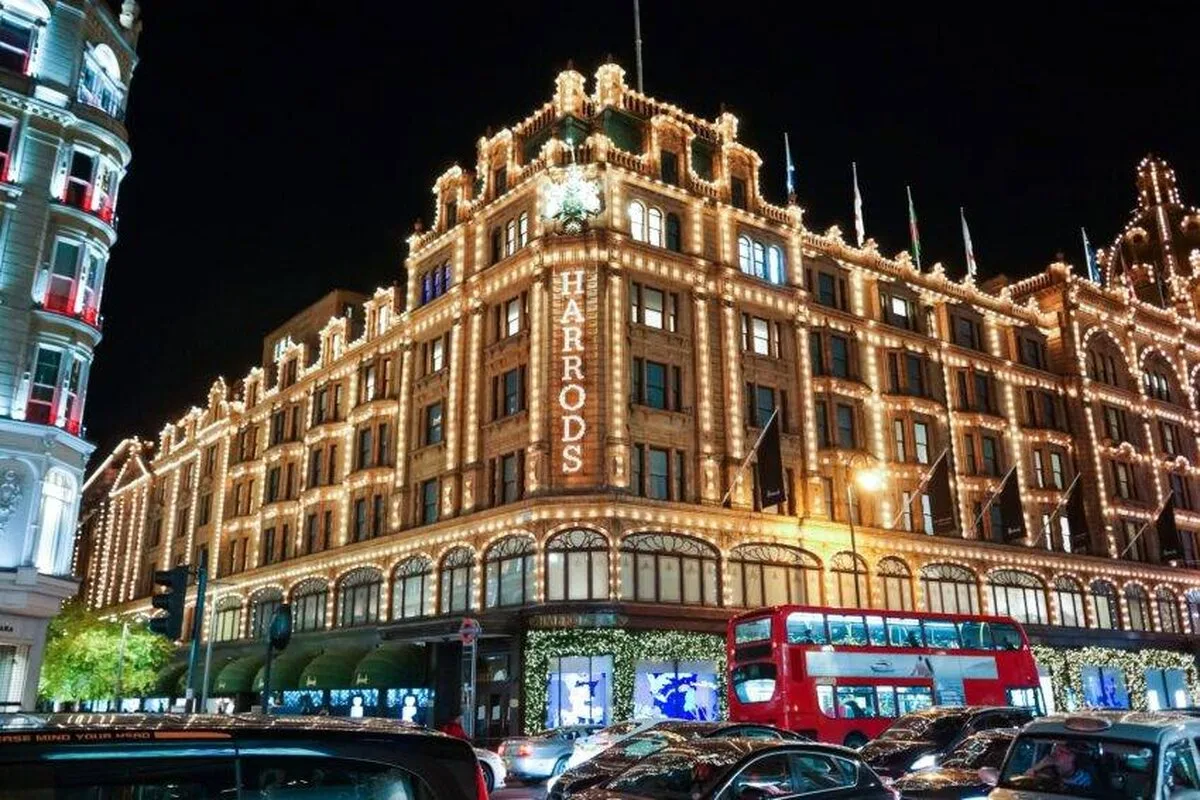 Întreprinderile londoneze cer relaxarea legilor privind comerțul de duminică