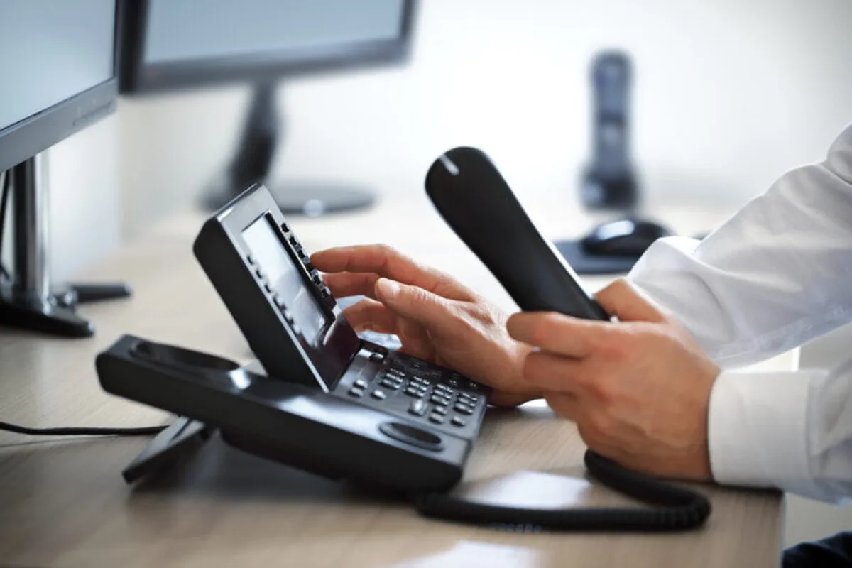 Cum să alegeți opțiunea potrivită pentru casa dumneavoastră: VoIP vs. Telefonie fixă