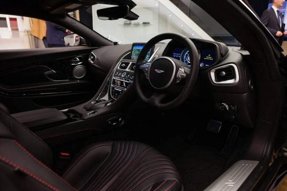 Aston Martin reduce obiectivele de volum după întârzieri de producție